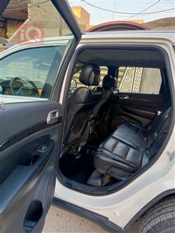 جیپ گراند شیرۆکی